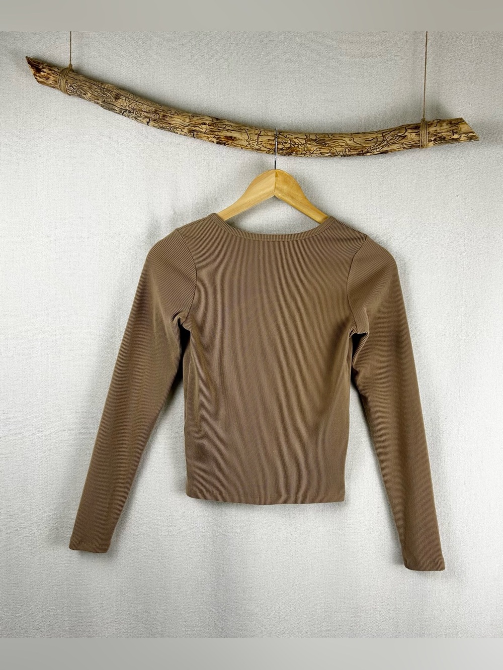 Hollister Ribbed Henley Long Sleeve Top Taupe Beige Fitted Size Small - Picture 3 of 9